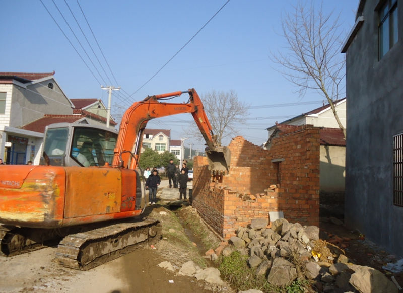 政府能强拆违法建筑吗