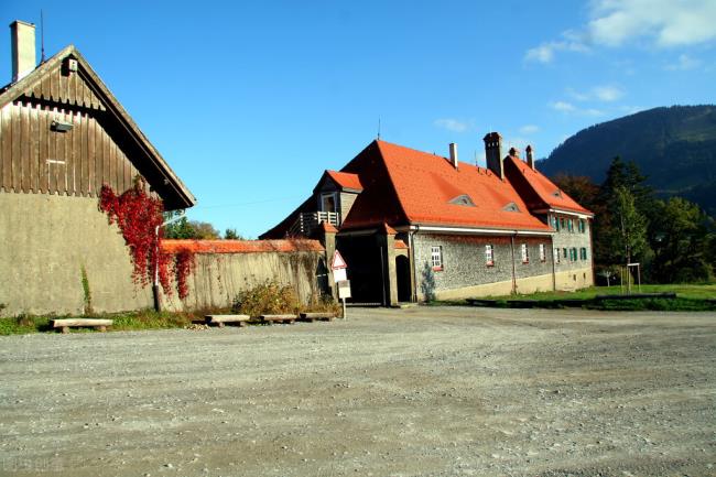 一户有两块宅基地拆怎么补偿（农村宅基地补偿标准）