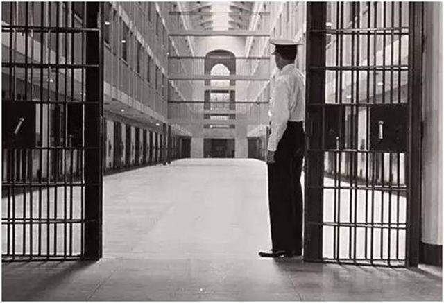 正式逮捕后多久被判刑（检察院批准逮捕后的流程）