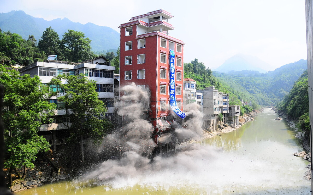 违建强拆房屋新规定（民法典关于违建强拆的认定）