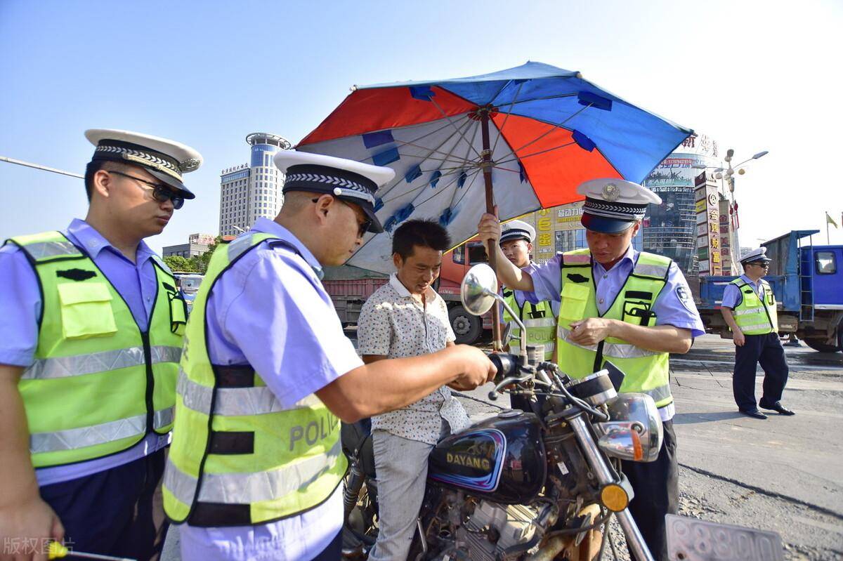 无证驾驶怎么处理罚多少钱（道路交通安全法实施细则）