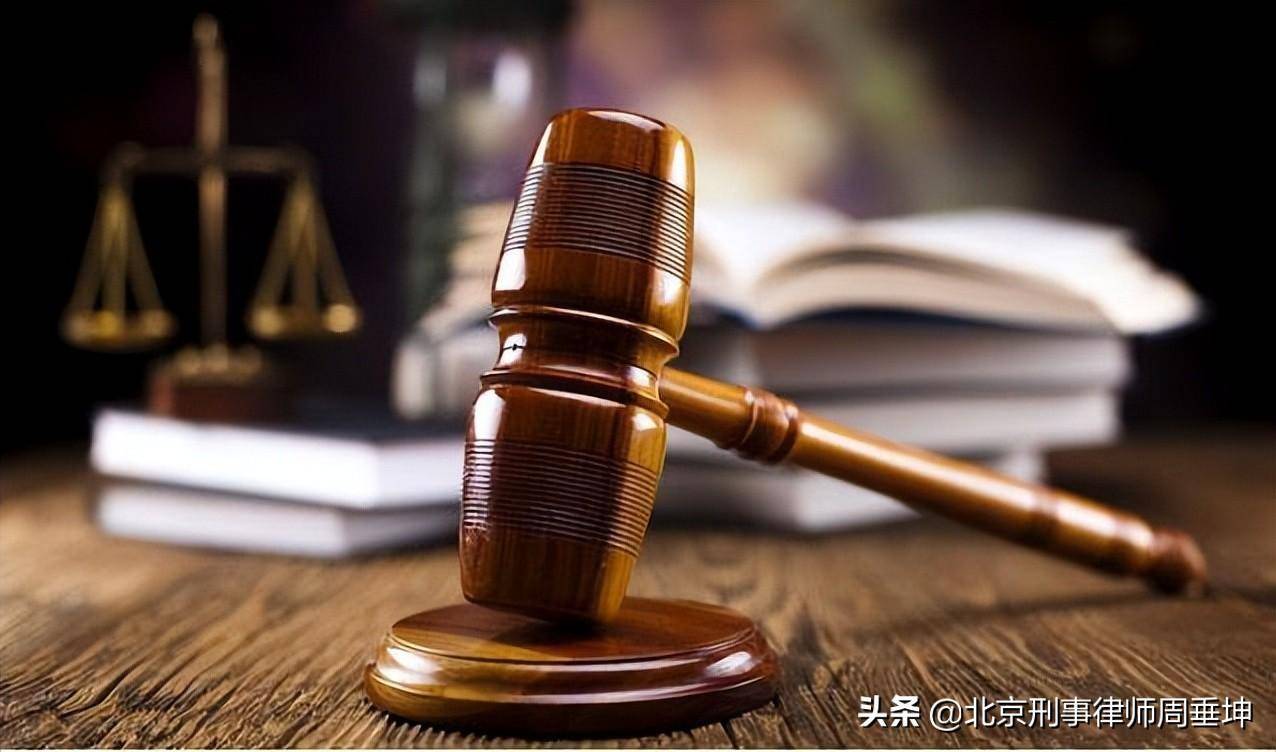 扒窃立案标准司法解释最新（公共场所扒窃的相关法律）